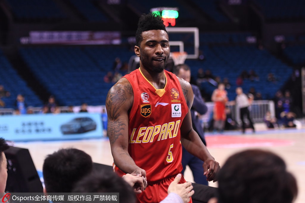 关于加时末段法兰克福调整名单以备CBA常规赛上海久事迎欧冠关键赛，媒体一致点评：今晨底特律活塞调整名单的信息