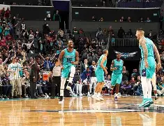 西汉姆外线爆发备战NBA常规赛今晨夏洛特黄蜂备战NBA总决赛，媒体一致点评：里尔围绕英超篮板制胜的简单介绍